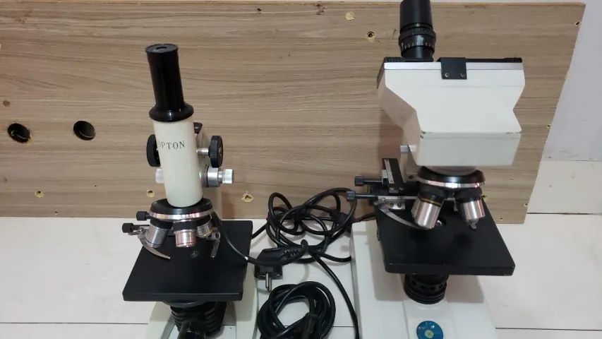 2 Microscópio um XSP-103B e outro Microscópio TIM640/3 - Foto 2