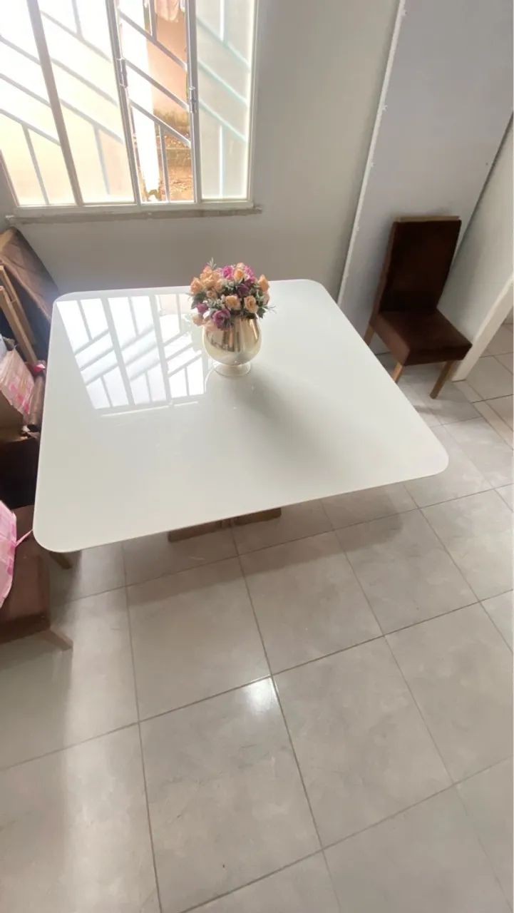 Mesa de Jantar Quadrada Branca com base MDF
