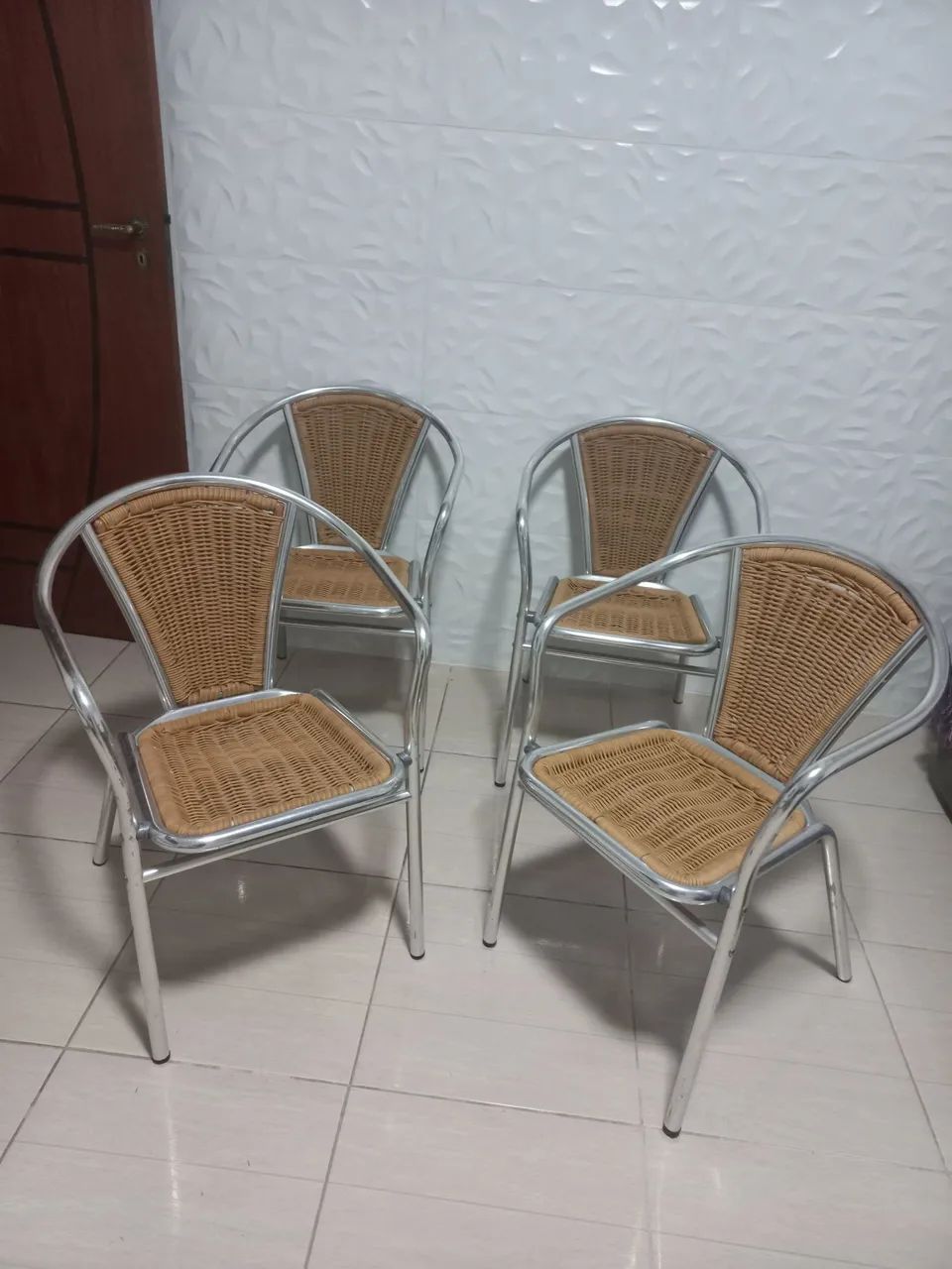 Quatro Cadeiras de Alumínio com Assento em Palhinha - Foto 2