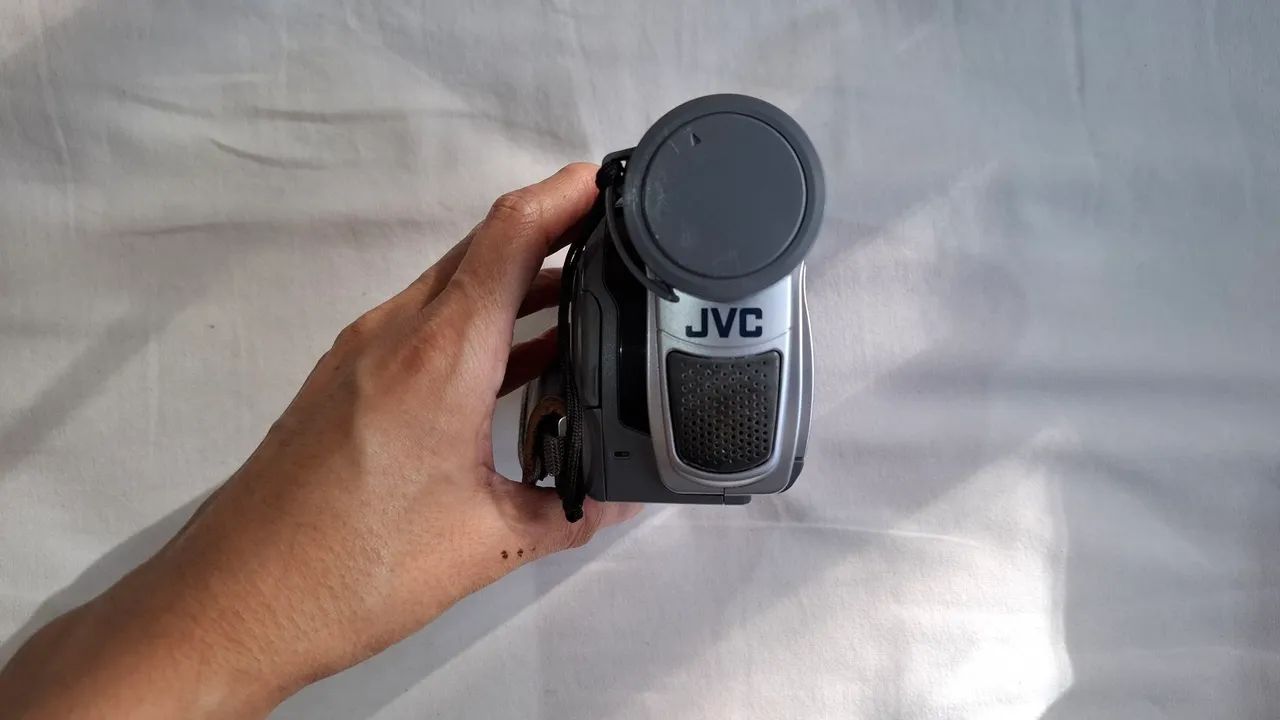 Filmadora JVC GR-D70U Vintage / Mini DV COMPLETA +7 itens originais  - Foto 4