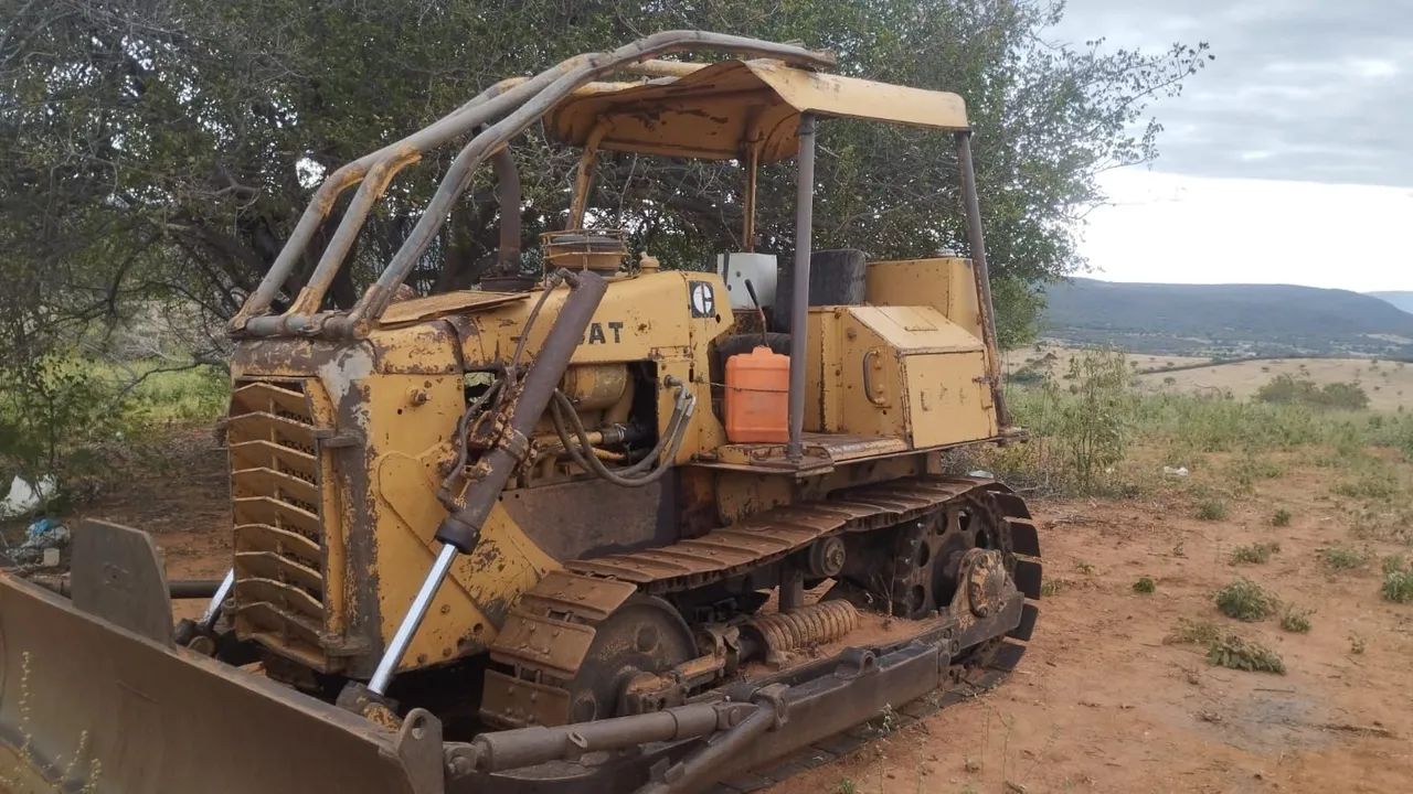 Trator de Esteira Caterpillar D4E - Foto 2