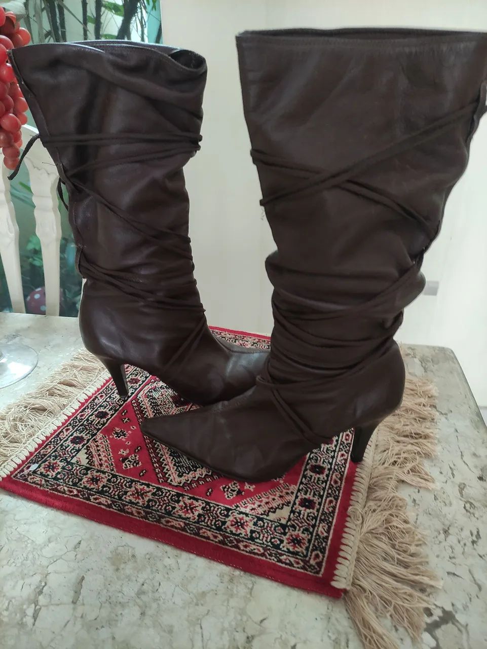 Botas de Couro Marrom Elegantes  - Foto 2
