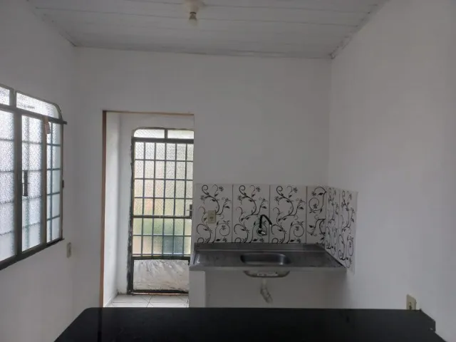 ALUGA-SE APARTAMENTO
