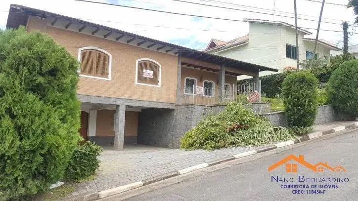EXCELENTE CASA EM CONDOMINIO COM ESPAÇO PARA LAZER