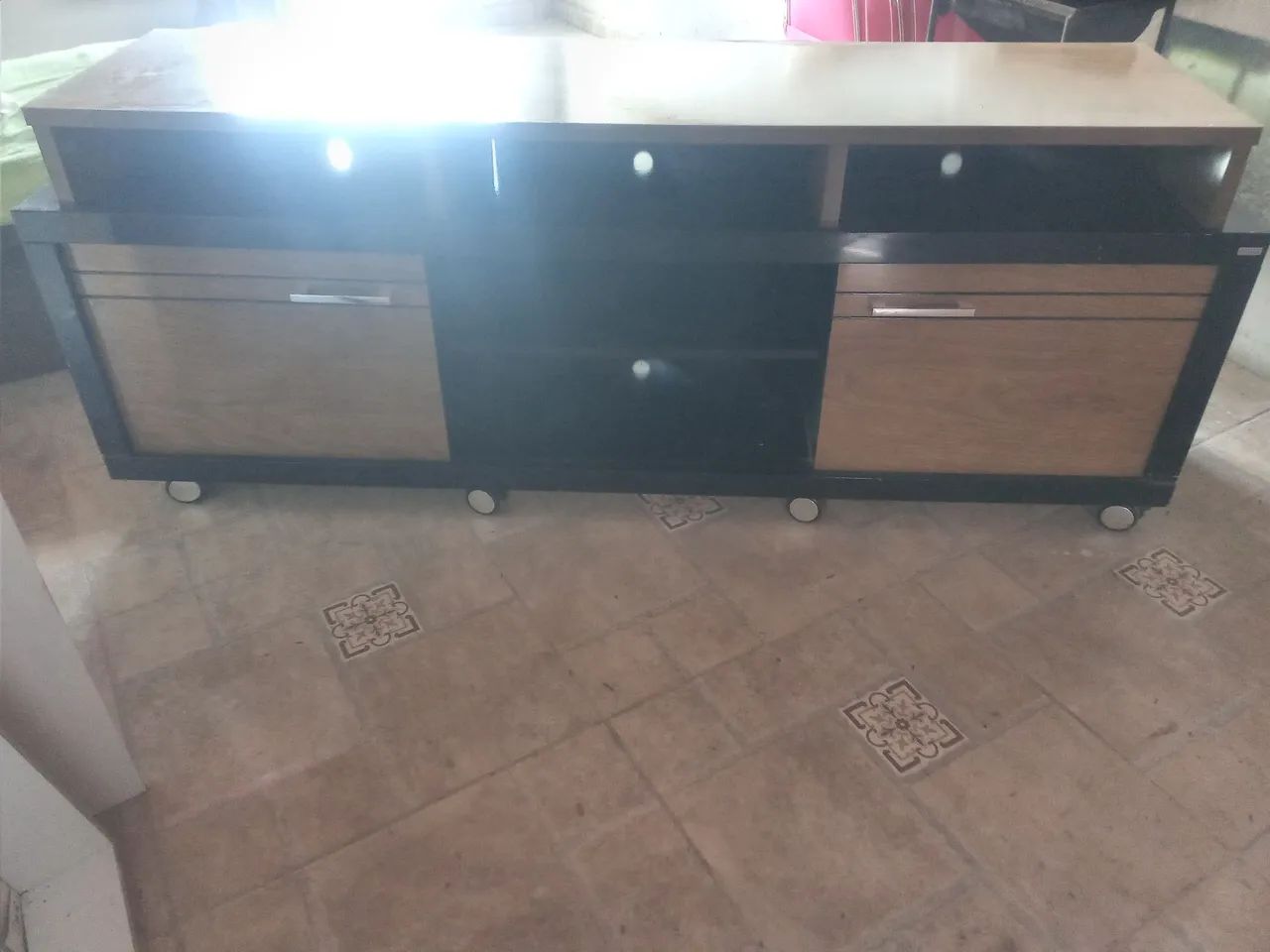 Rack de TV com 3 gavetas 