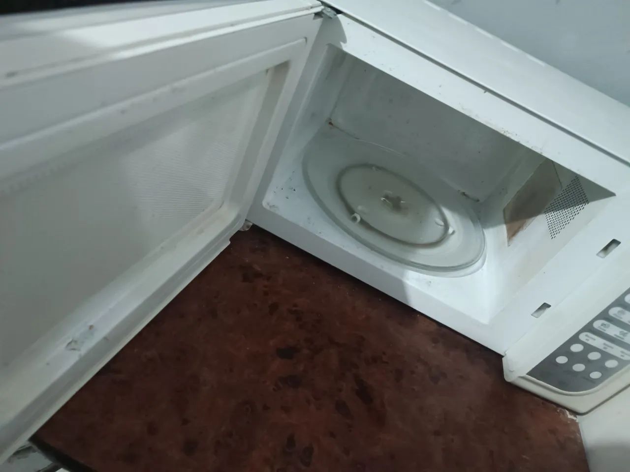 Micro-ondas branco em ótimo estado - Foto 2