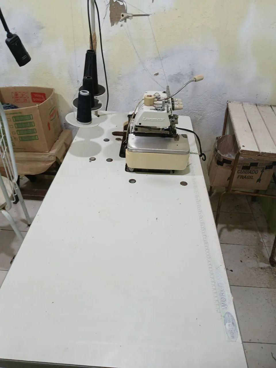 Vendo galoneira industrial e overlok em ótimo estado  - Foto 4