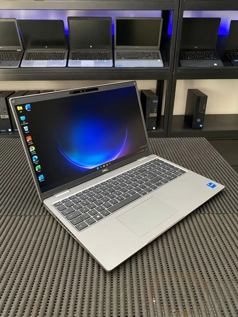 Notebook Dell Latitude 5540 Core I5 13ª Ger 512Gb SSD 16Gb DDR4 Tela 15.6"