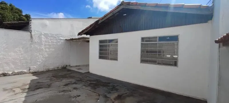 Casa com 2 Quarto(s) e 1 banheiro(s) para Alugar, 200 m² por R$ 2200 / Mês