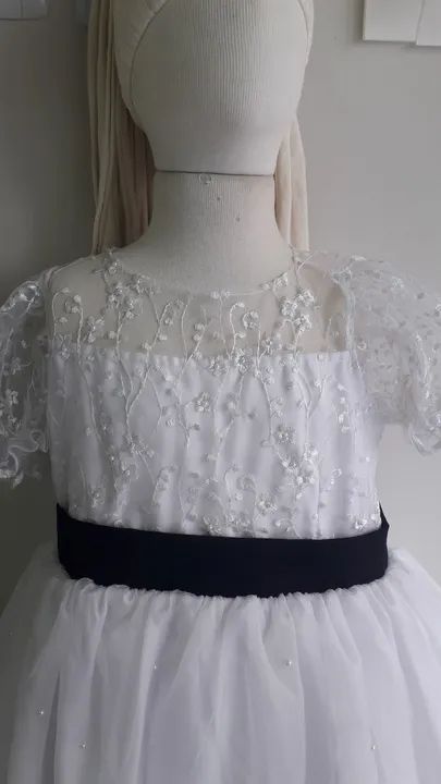 Vestido de renda infantil branco - Foto 4