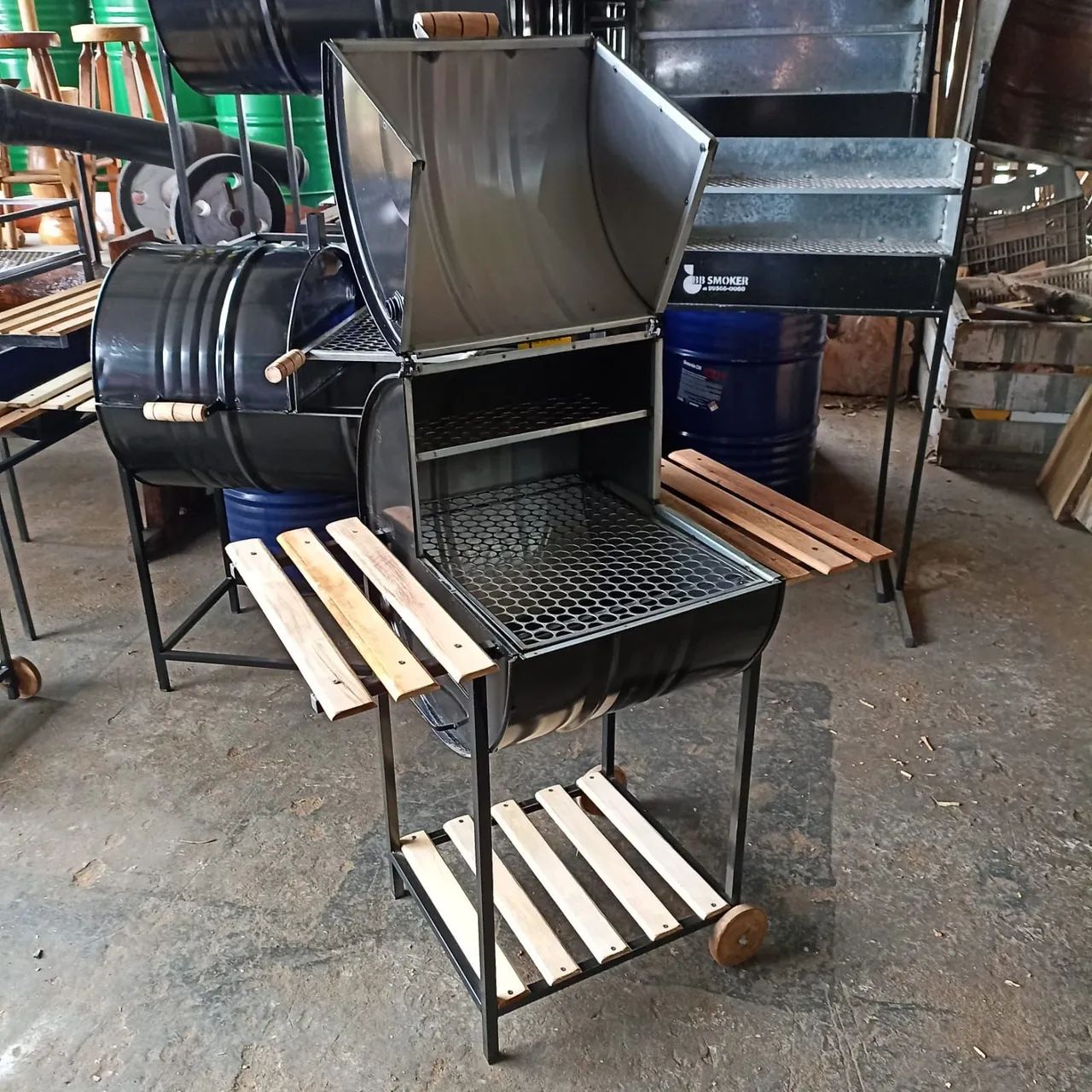 Churrasqueira de meio tambor: prepara o churrasco deliciosos com estilo! - Foto 4