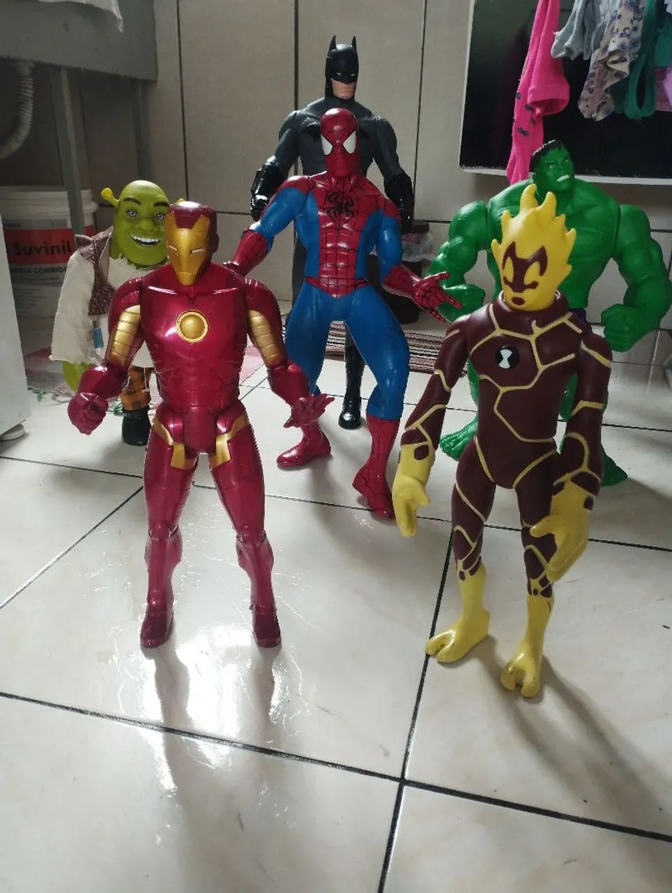 Heróis Marvel e Ben 10 - Brinquedos em ótimo estado! - Foto 2