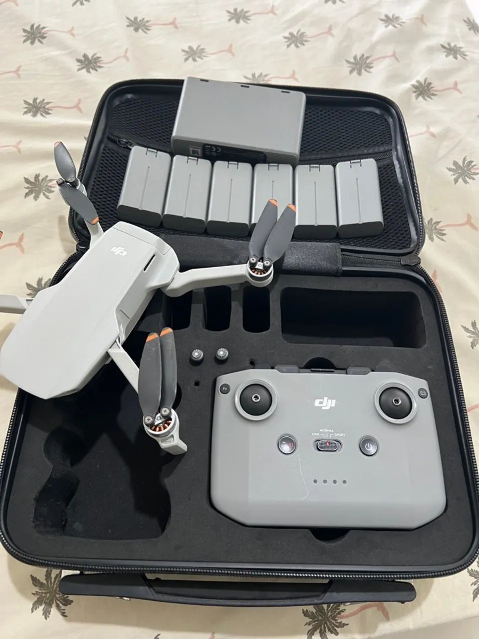 Drone DJI Mini 4K com 6 baterias com pouco uso. - Foto 3