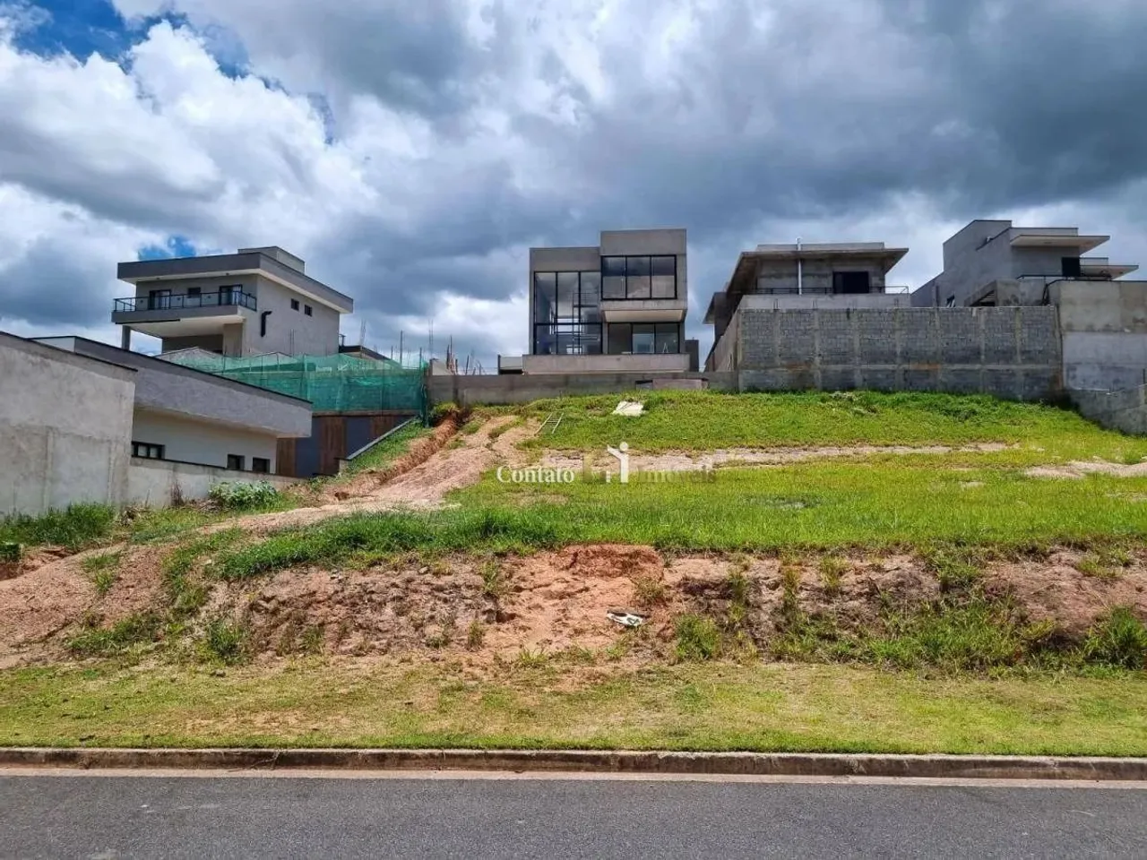 Terreno em Condomínio Fechado  Segurança e Lazer em Atibaia, 465 m² por R$ 450.000 - Condo