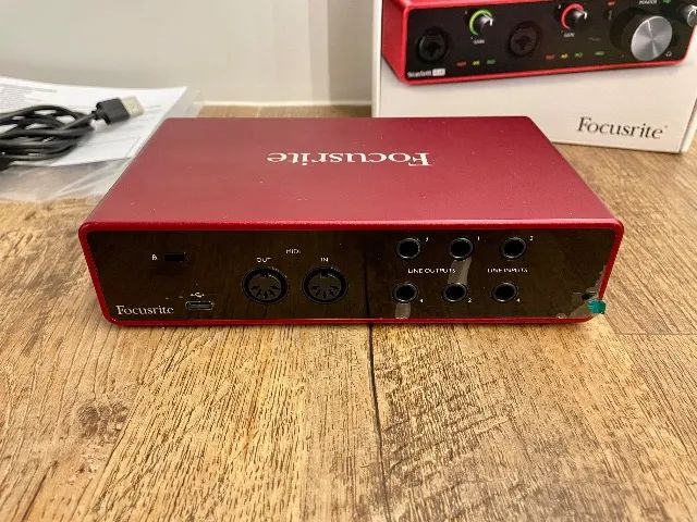 Focusrite Scarlett 4i4 (3ª geração) Interface de áudio MIDI USB C - Foto 3