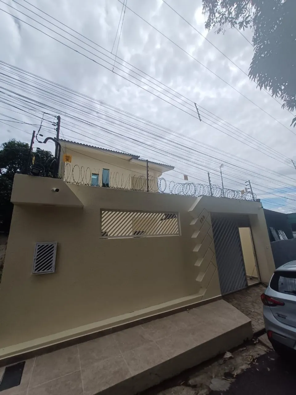 ALUGO R$ 2.500 Casa Dúplex 3qts, modulados e ar condicionados, Bairro Campos Sales