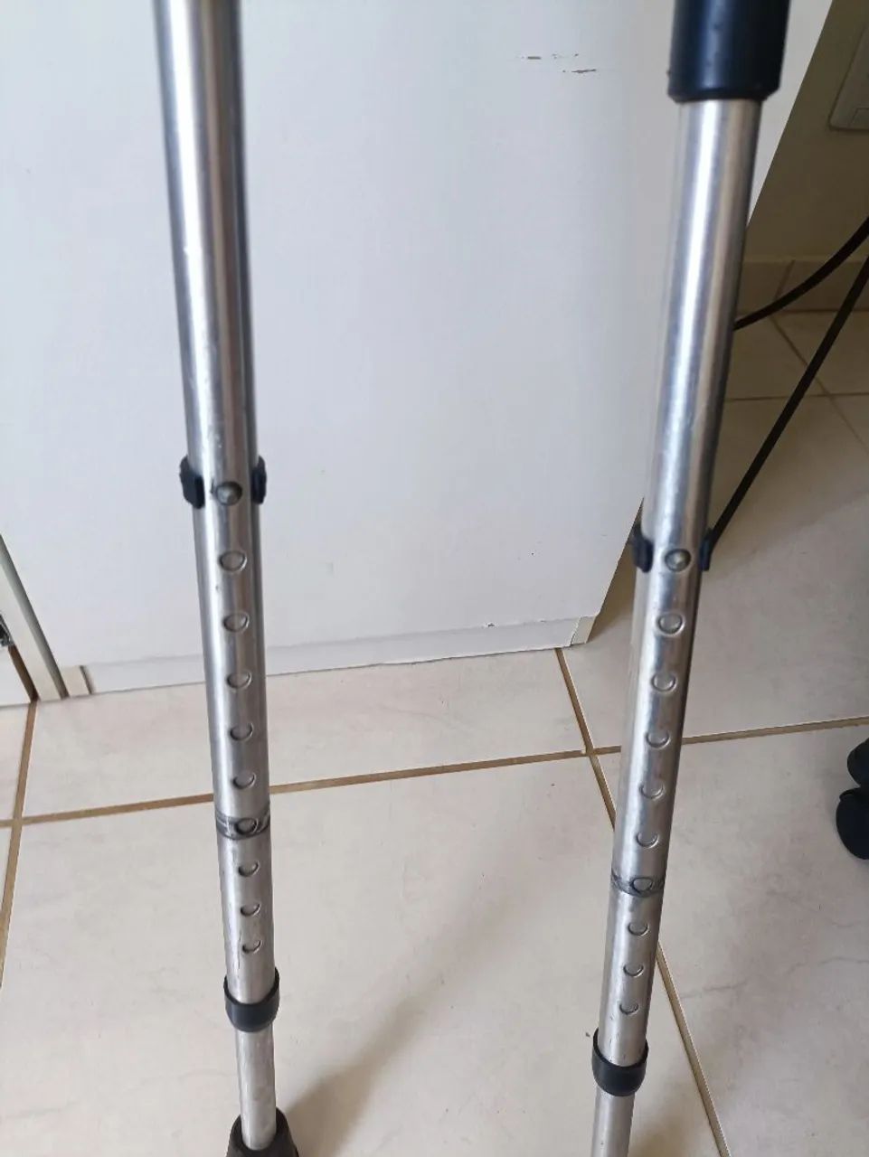 Par de Muletas Canadenses c/ Regulagem - Foto 2