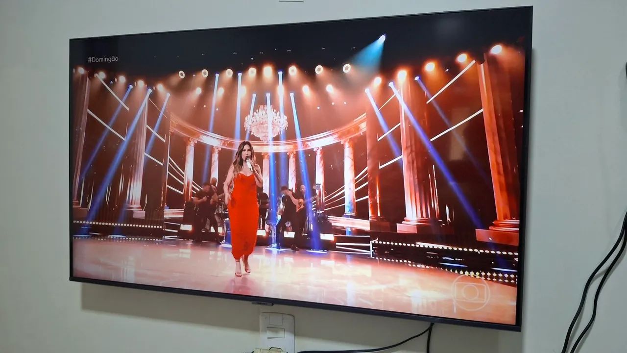 SMART TV 4K SAMSUNG 43" AU7700 - Crystal UHD - IMPECÁVEL - Foto 3