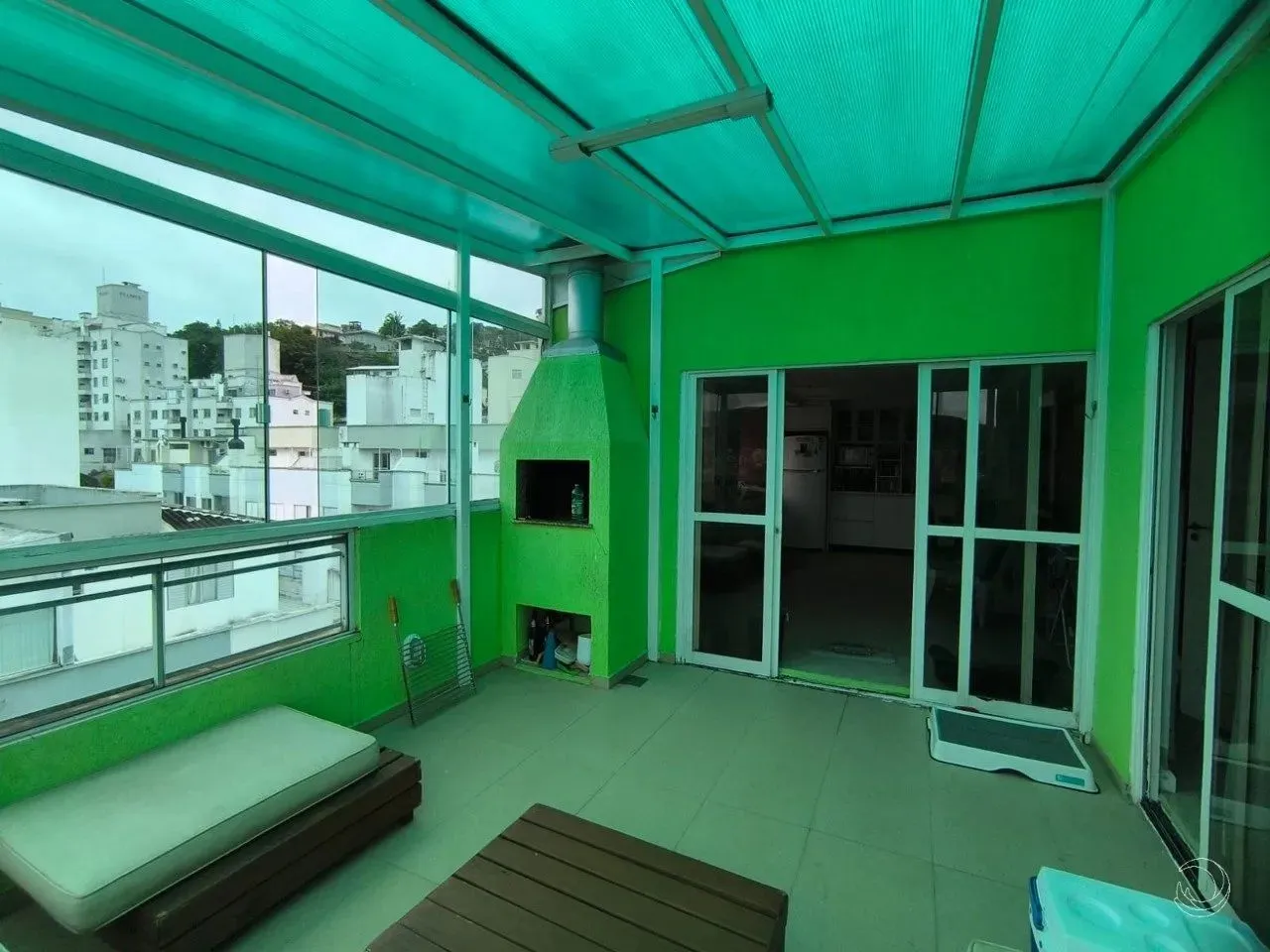 Duplex para venda tem 177 metros quadrados com 5 quartos em Carvoeira - Florianópolis - SC