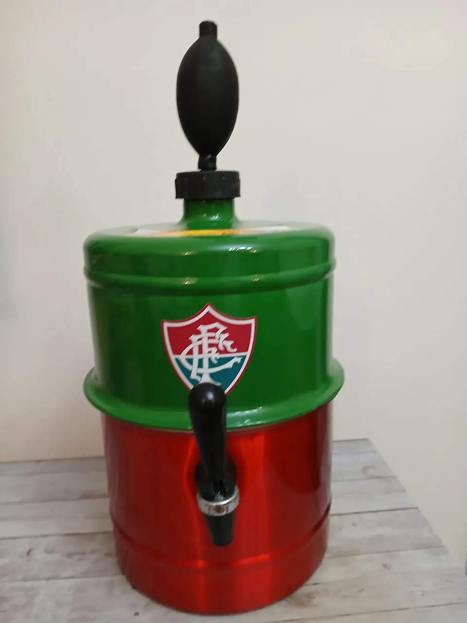 Chopeira/cervejeira portátil fluminense