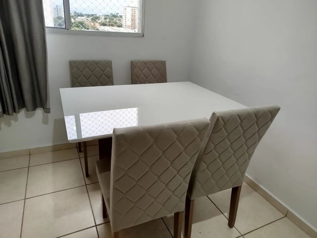 Mesas de jantar com quatro cadeiras  - Foto 3