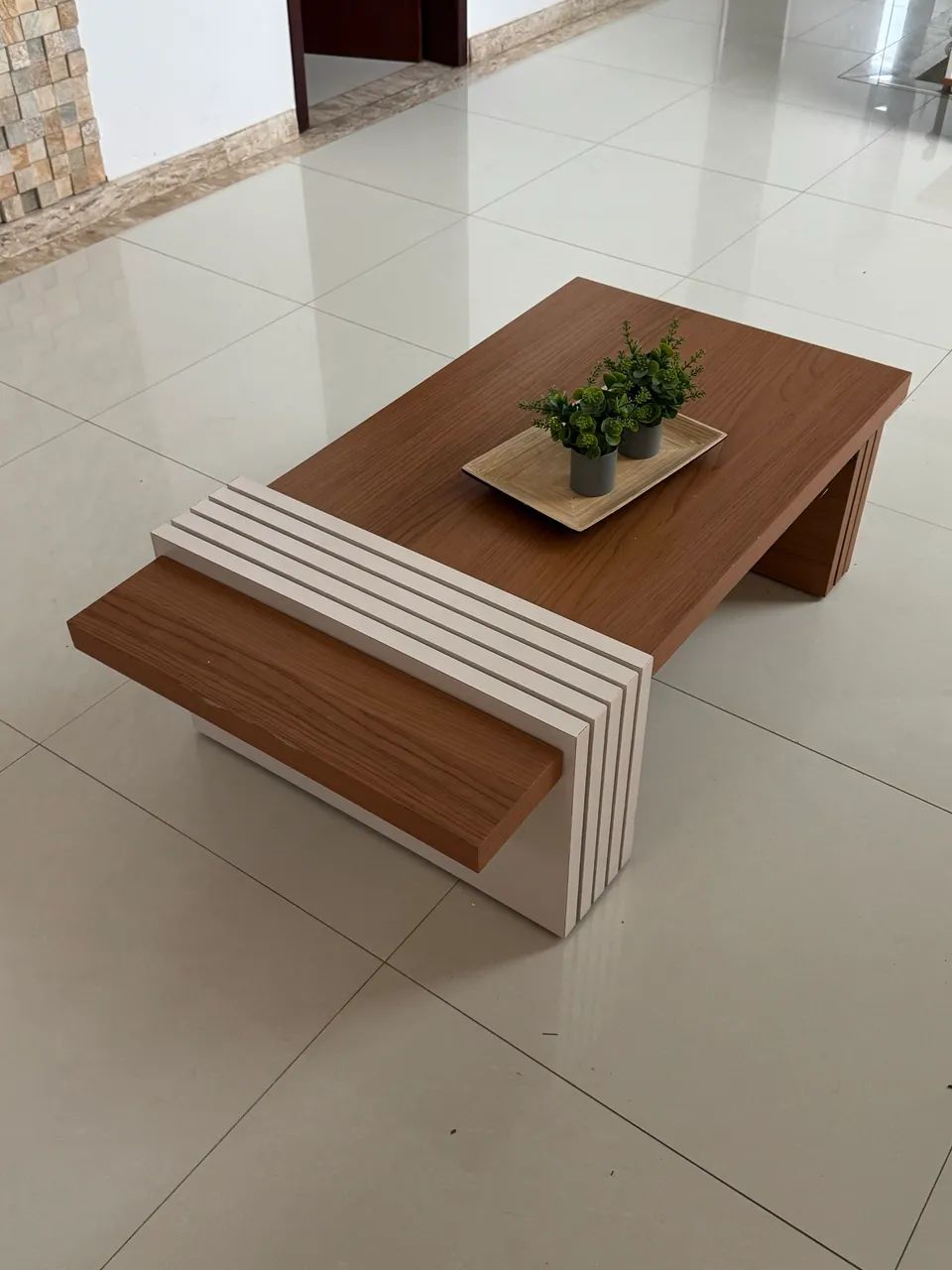 Vende-se Mesa de Centro em MDF - Foto 4
