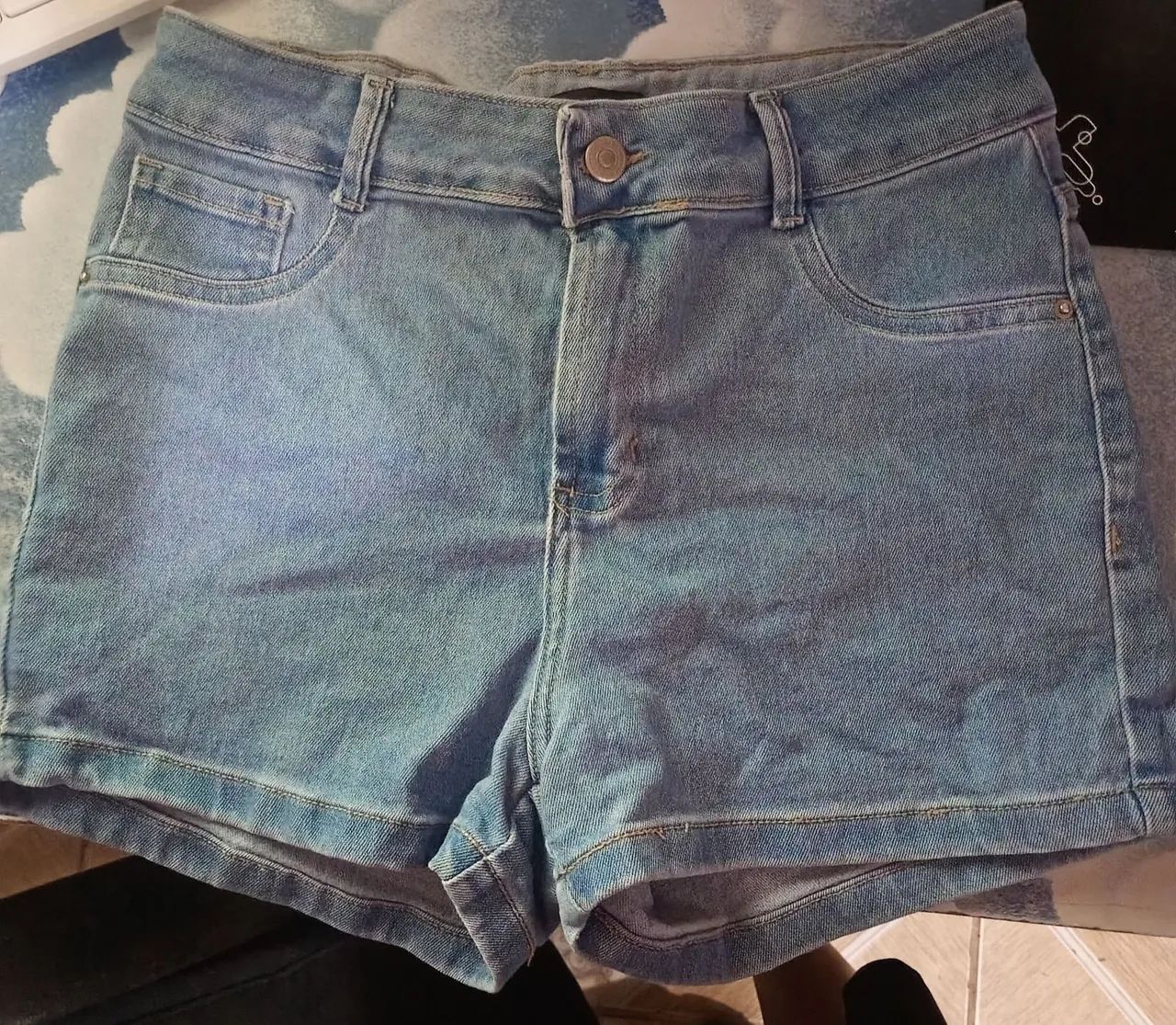 Short jeans azul claro