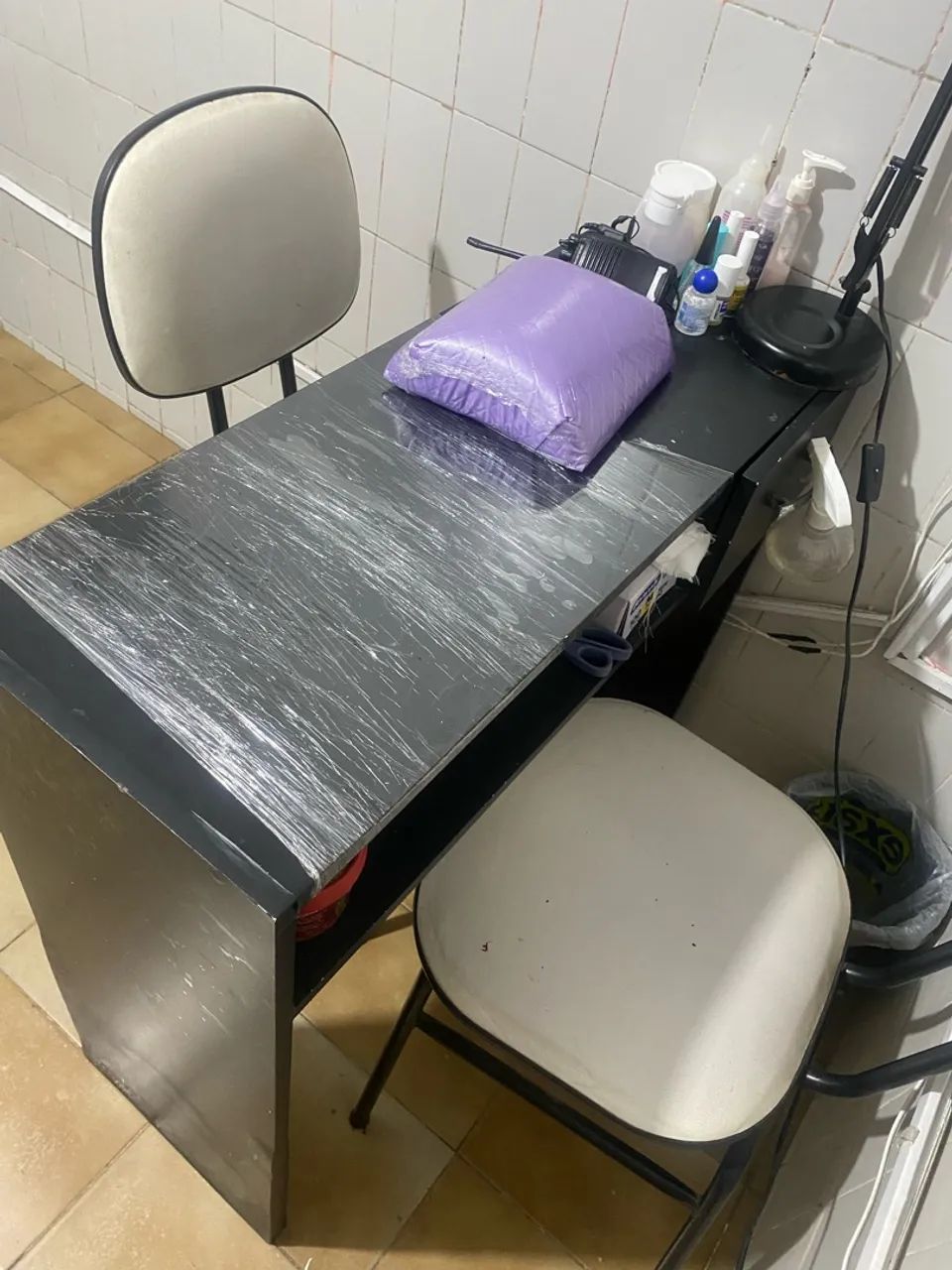 Vendo 3 kits de mesas com cadeiras para manicures  - Foto 4