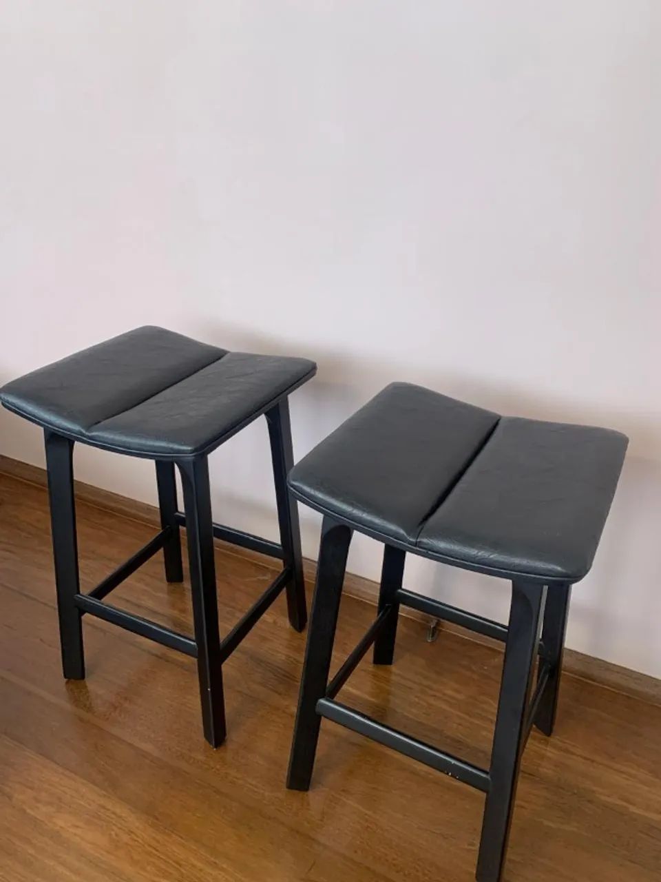 Banquetas em Madeira (2 unidades pelo preço de 1)