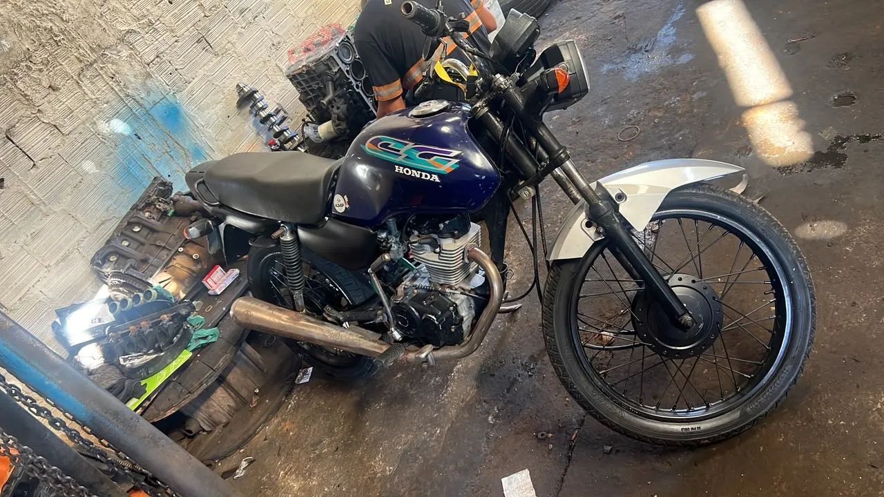 CG 125 FILÉ