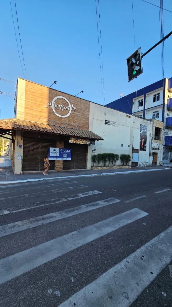 Ponto / Prédio Comercial no Centro com 6 Salas e Salão Térreo Amplo - Foto 3