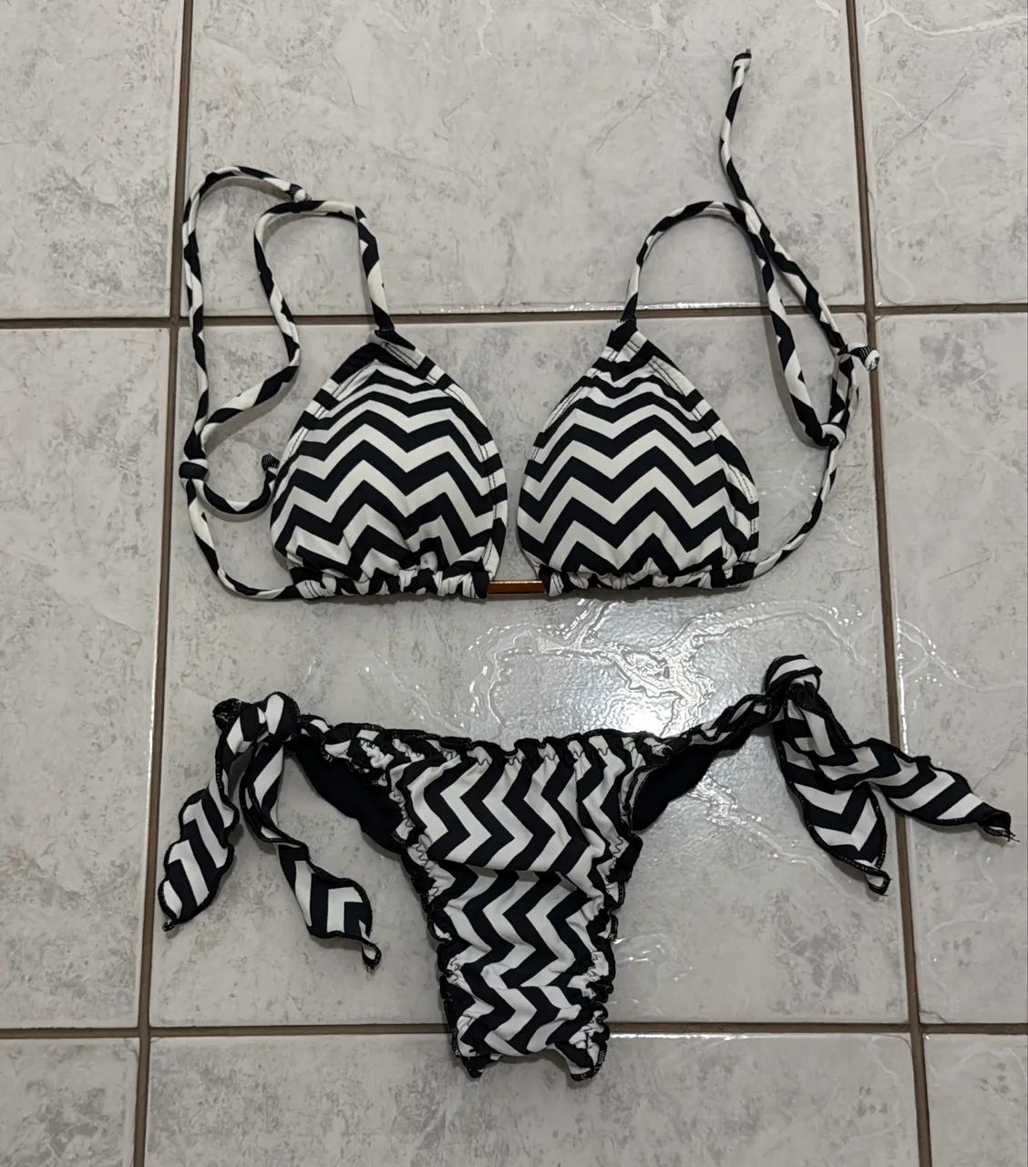 Vendo - Biquínis semi novos  - Foto 3