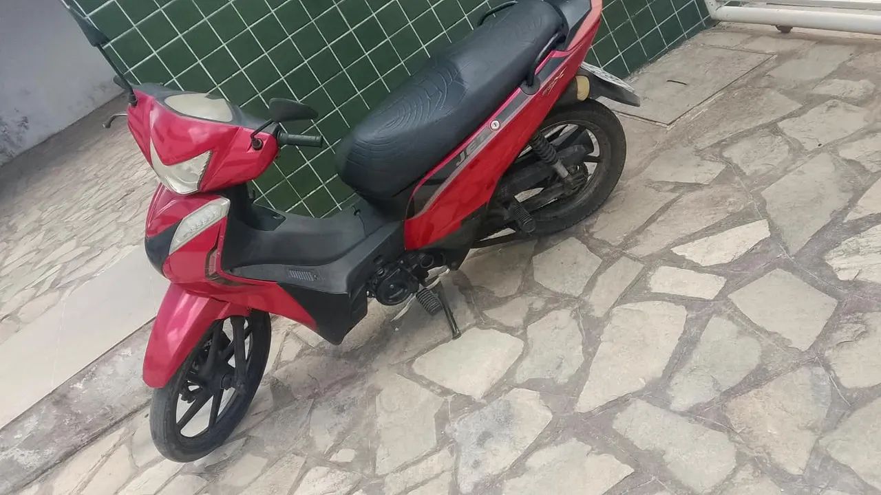 Vendo moto bem conservada 