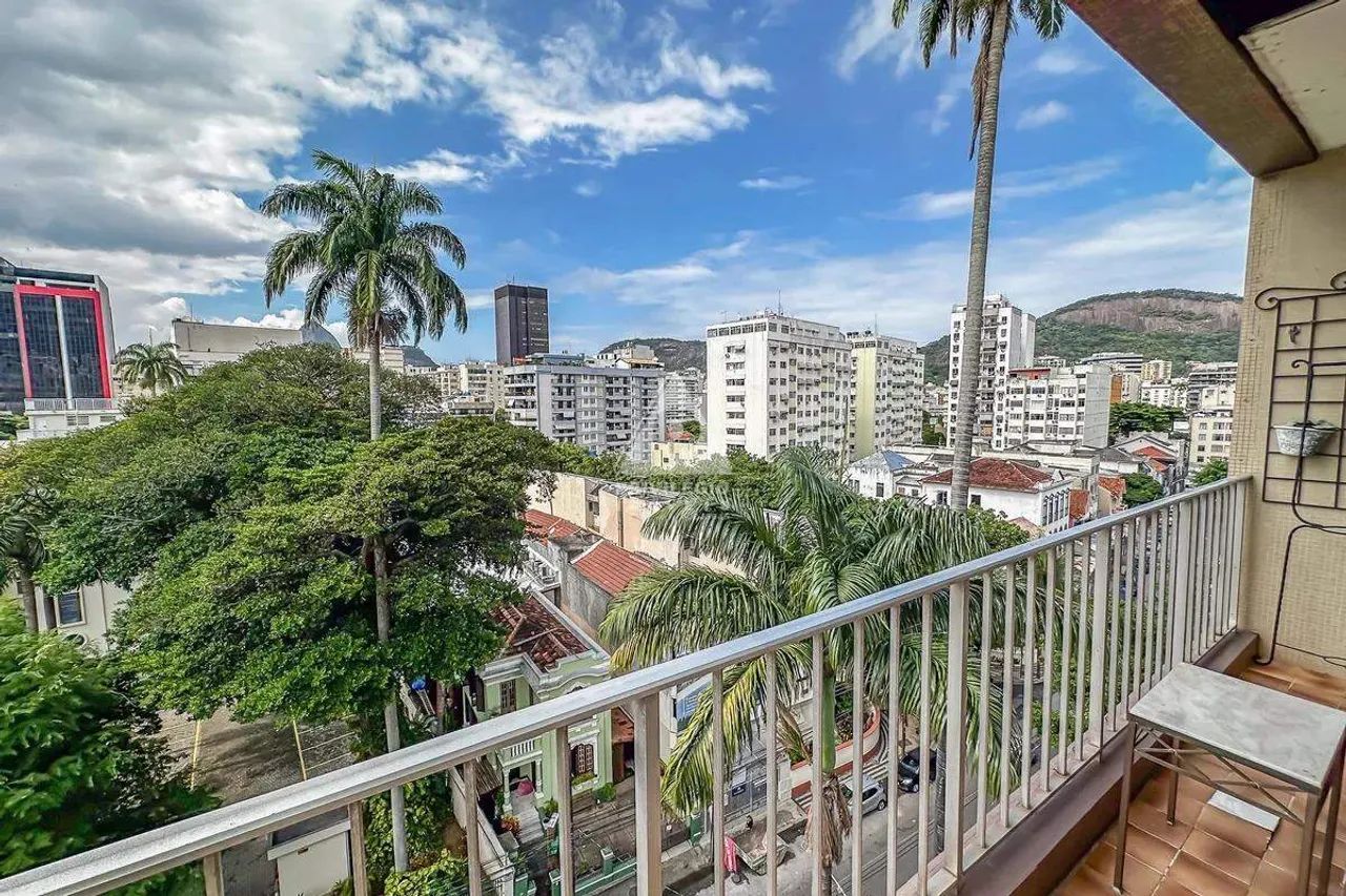 Apartamento à venda com 84m², 2 quartos e 1 vaga em Botafogo