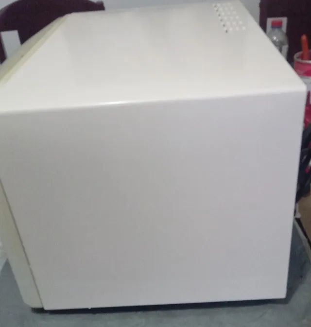 MICROONDAS ELECTROLUX 23L COM GARANTIA DE 3 MESES - Foto 3