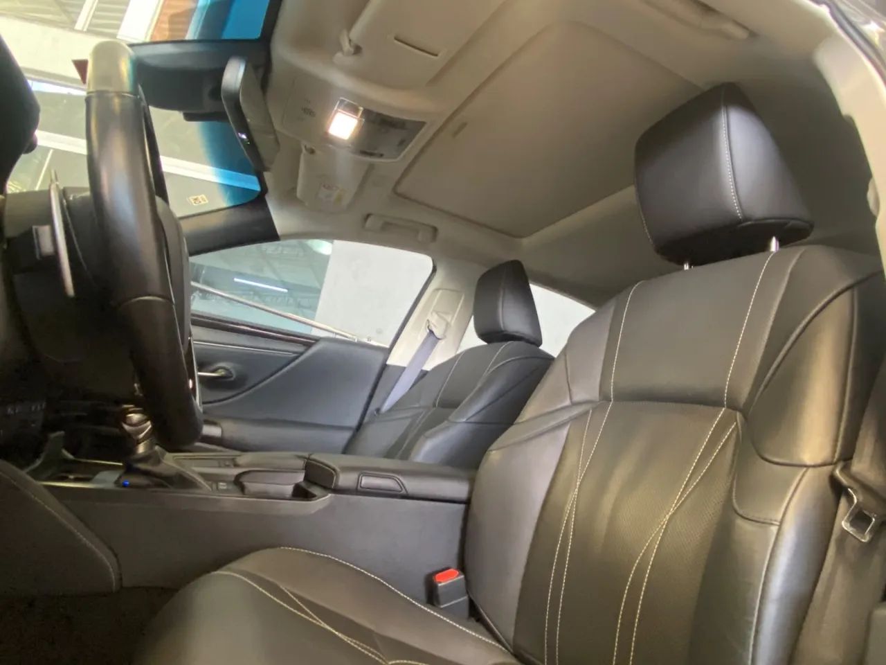 Lexus ES300h ES-300H ES300h 2.5 16V Aut. (hybrid), foto 13 de 20