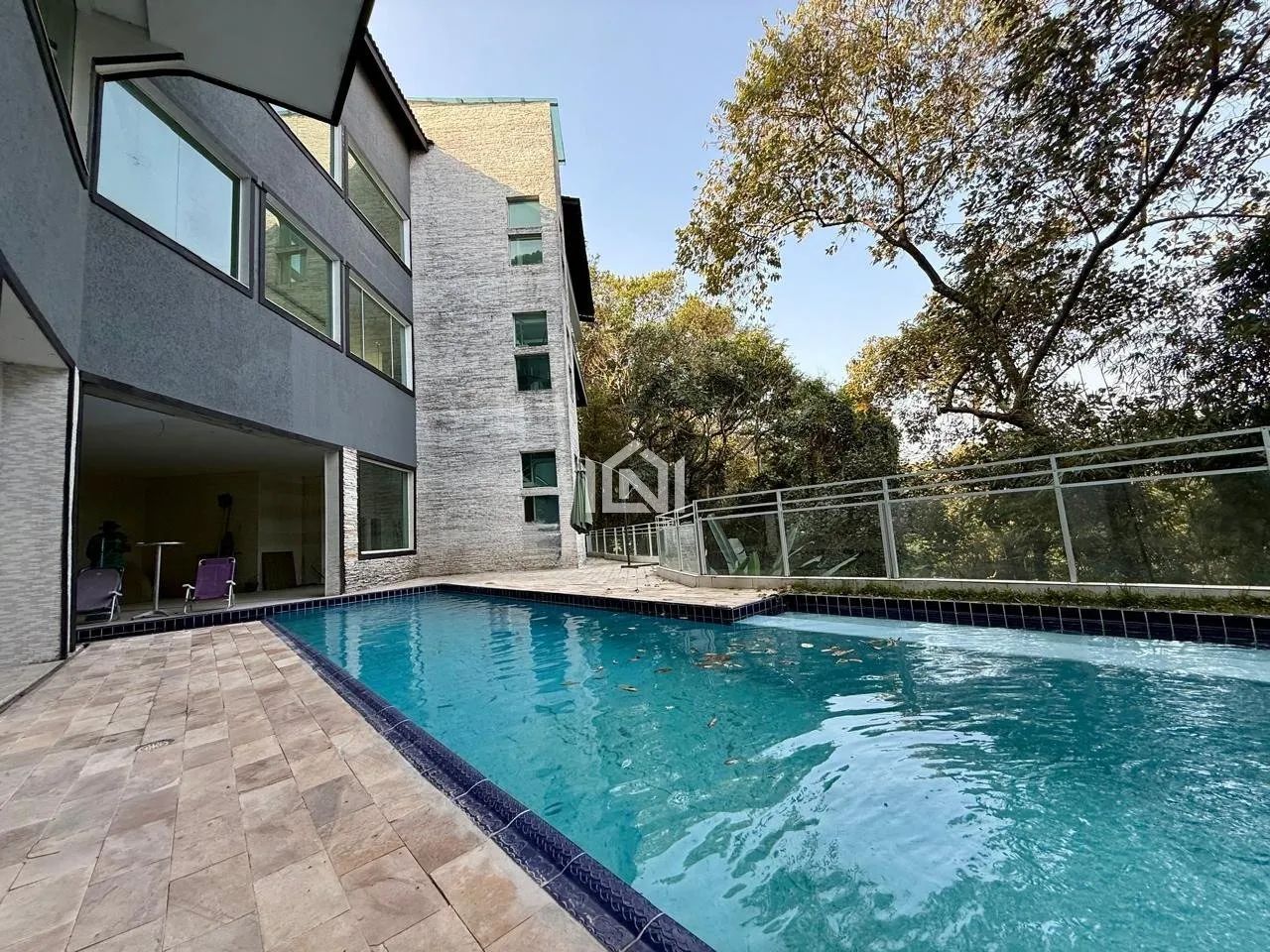Casa à venda no condomínio Forest Hills.