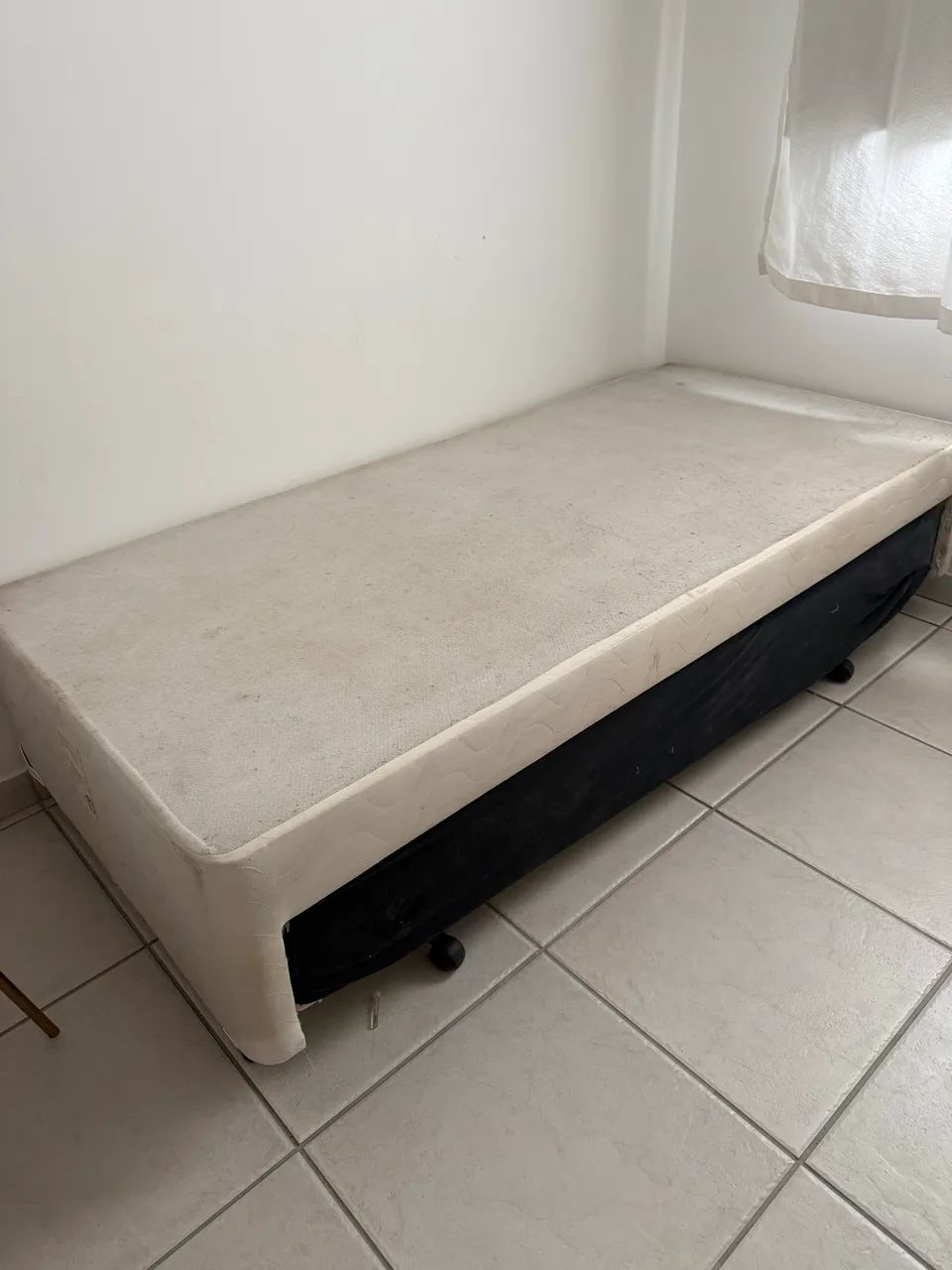Cama solteiro com auxiliar 