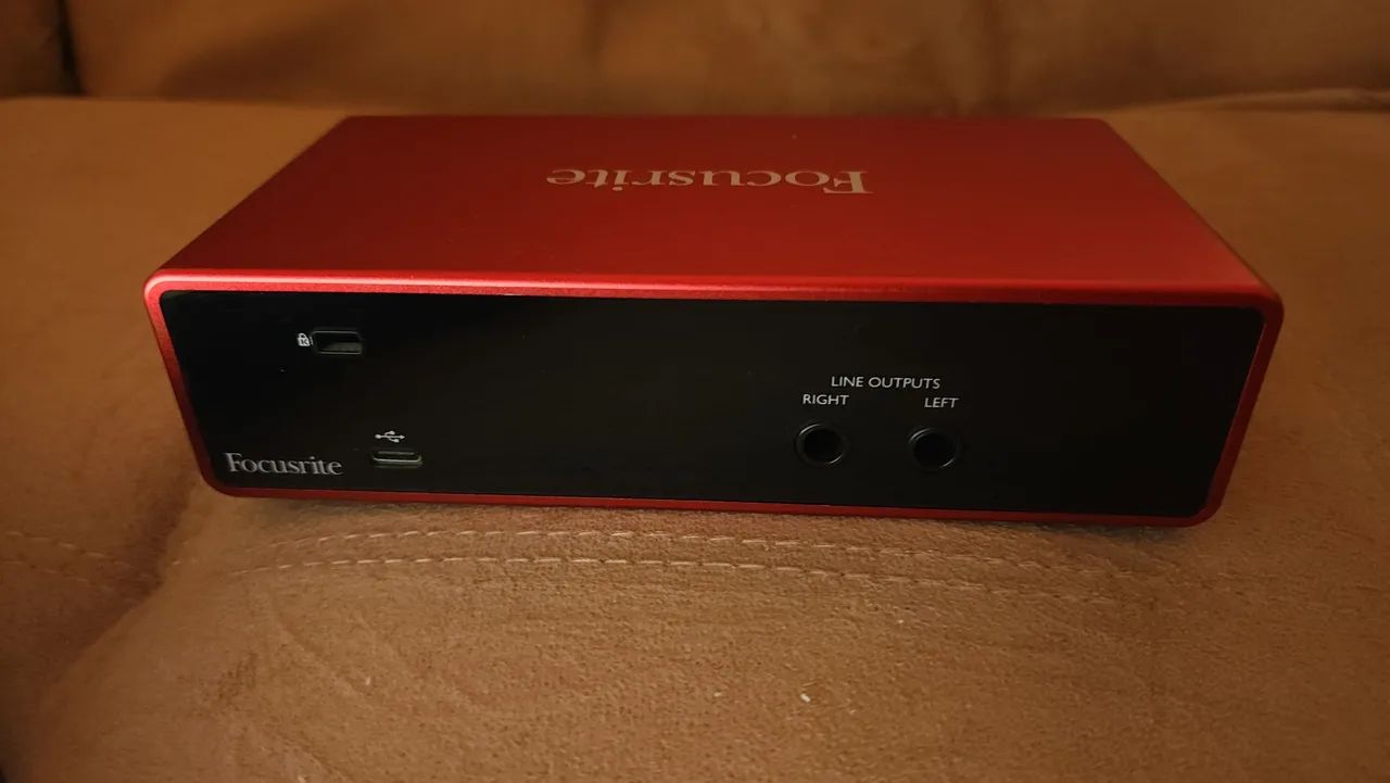 Focusrite Scarlett 2i2 3rd Gen 未使用 付属品完備 Focusrite Scarlett 2i2 3rd Gen Impecável + Caixa - Equipamentos e