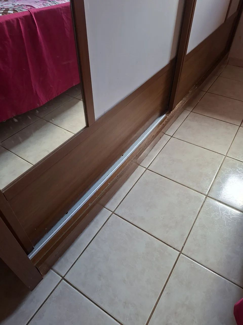Guarda-roupa com avaria - Foto 3