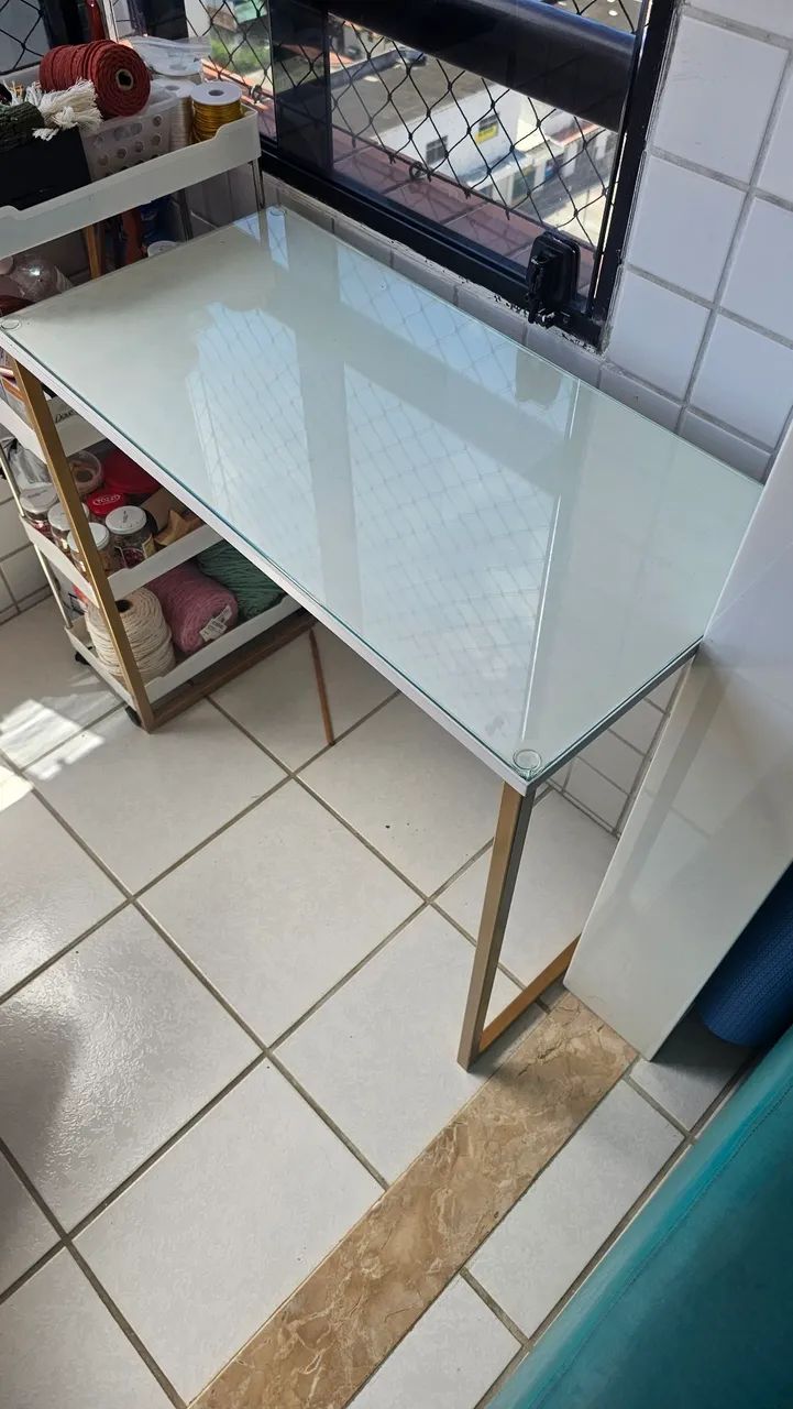 Mesa/ Escrivaninha/  tampo de vidro  - Foto 3