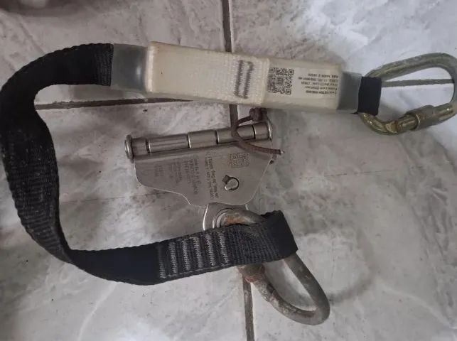 Equipamento de rapel65163247803650124