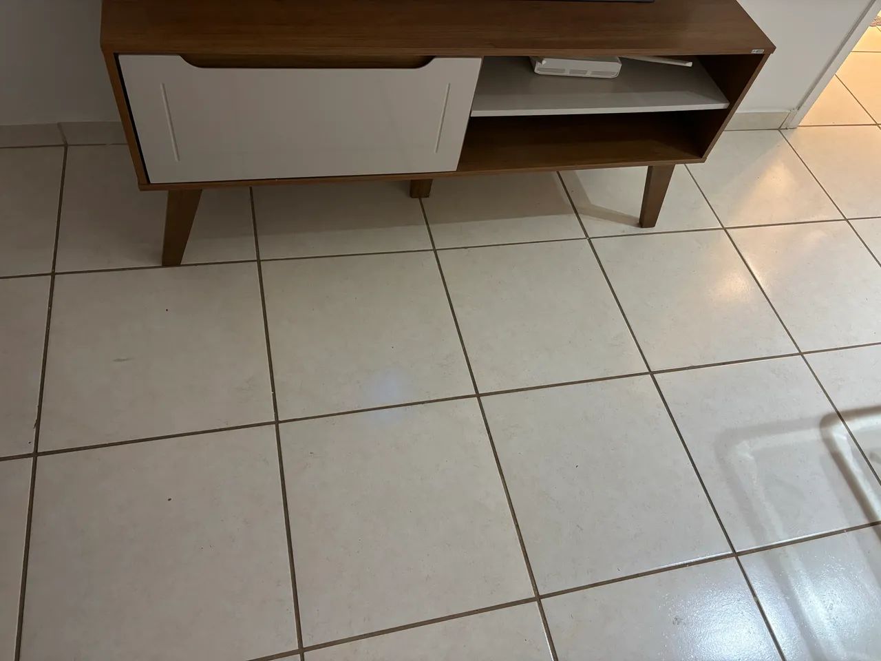  E do Rack semi novo usado apenas 1 mês  amadeirado e branco  - Foto 2