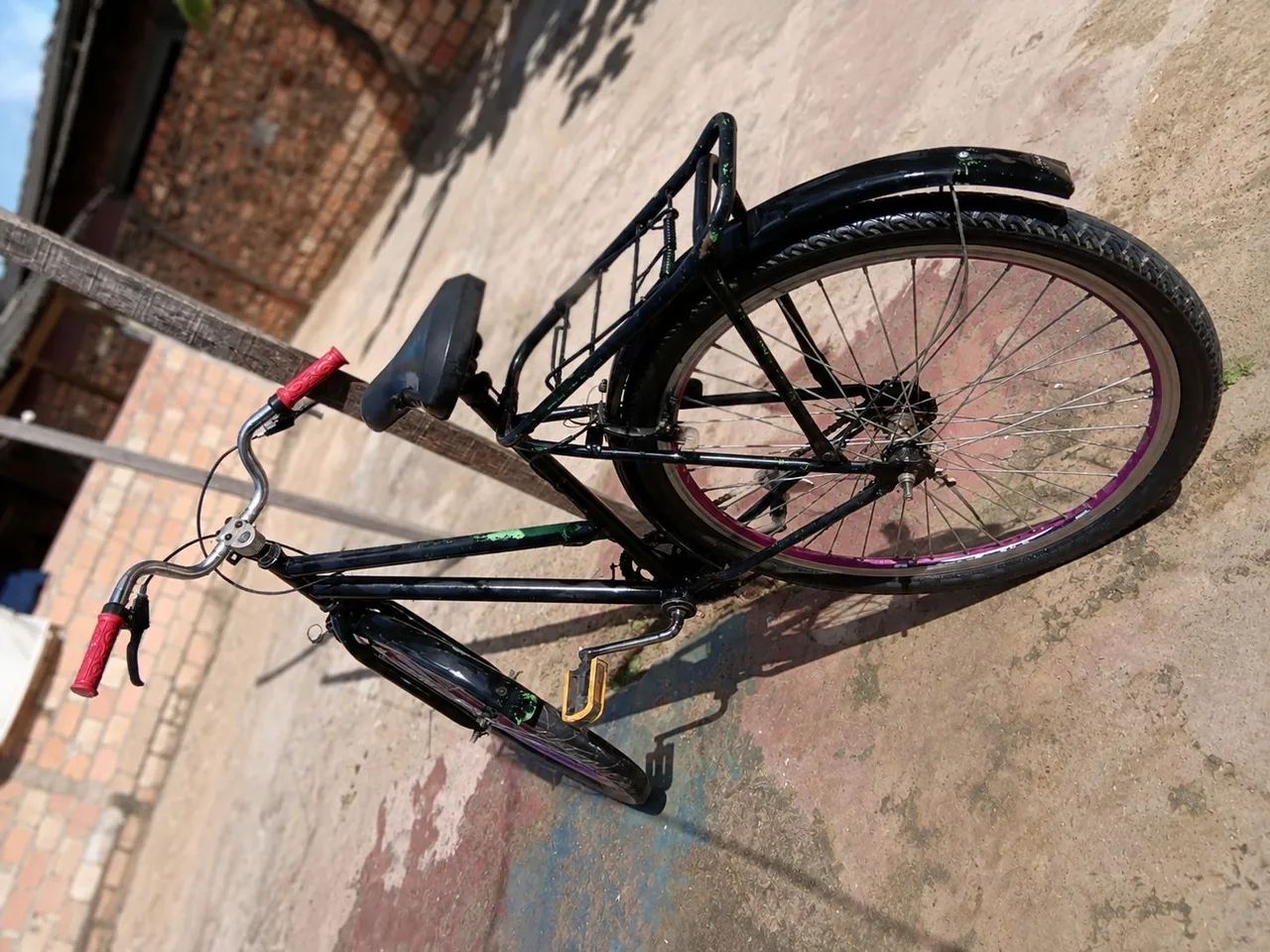 Vendo Bicicleta Aro 26 Em bom estado e pronta para uso! - Foto 4