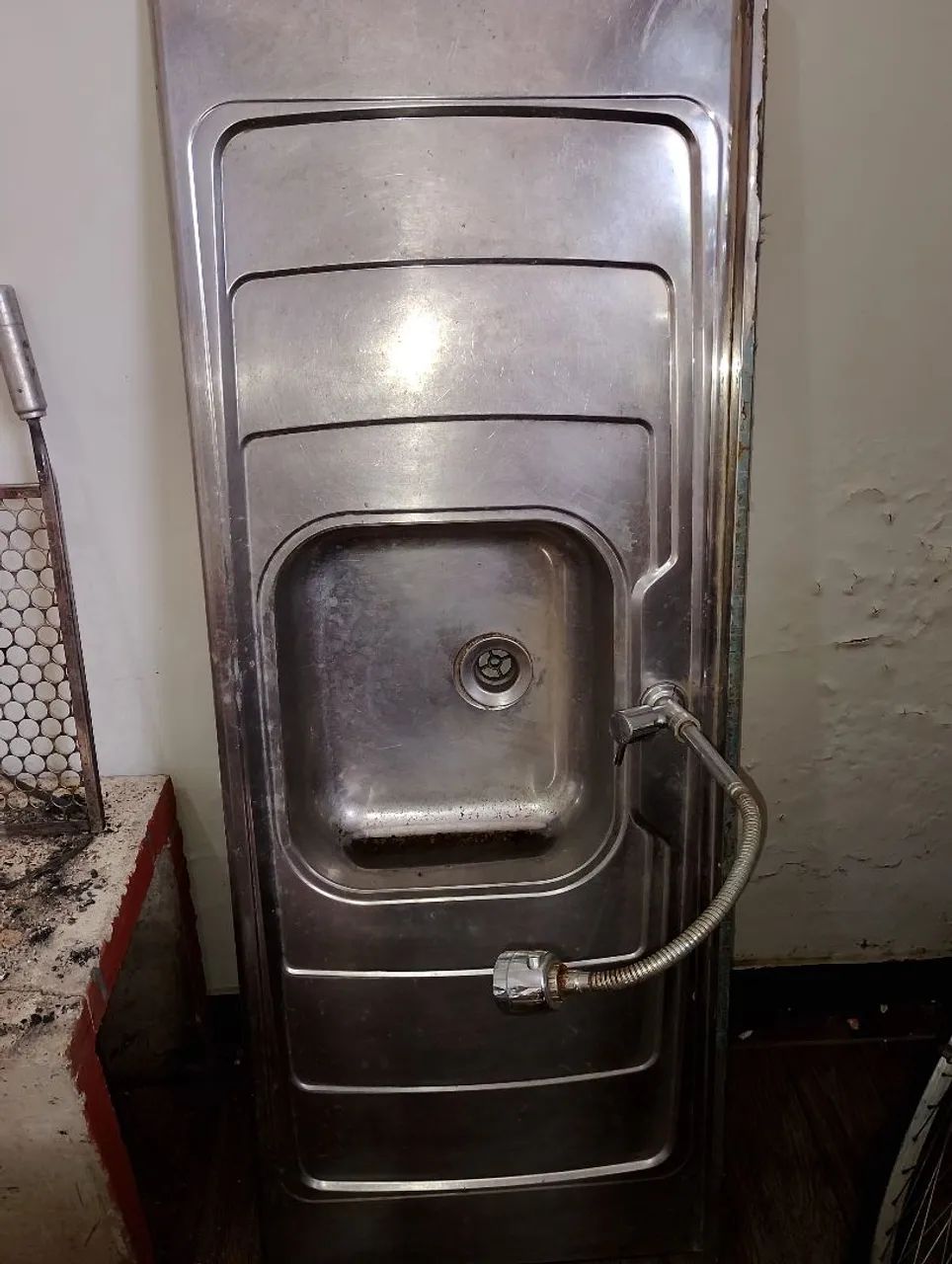 Vende se Pia de Cozinha com Torneira  - Foto 2