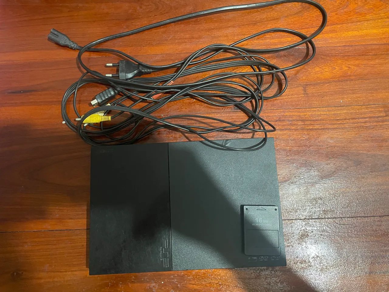 Ps2 em bom estado com 2 controles 1 memory card 16mb e 11 jogos - Foto 3