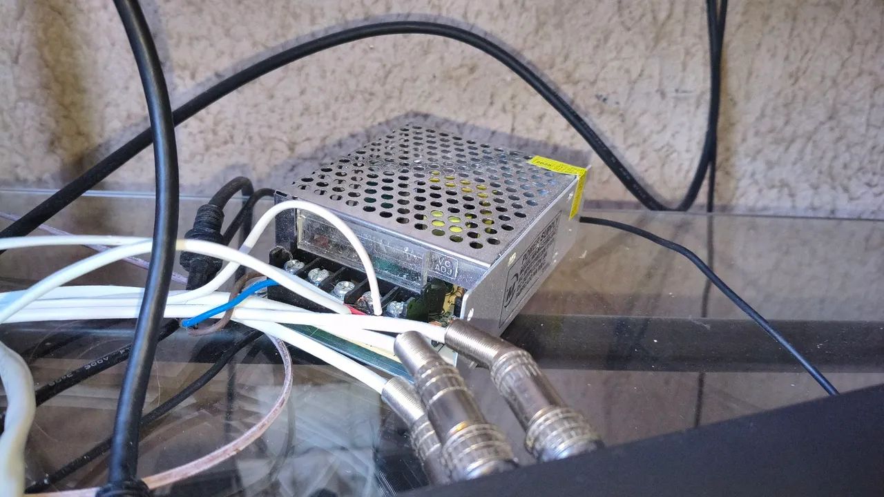 DVR Fullsec com 4 câmeras/ Fonte chaveada e Cabos - Foto 2