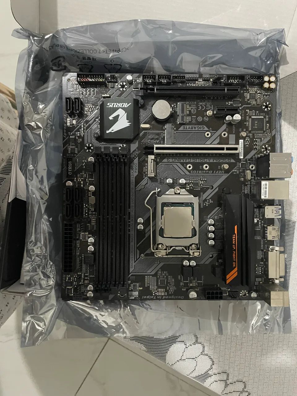 PLACA MAE B360m AORUS GAMING 3 + i5 9400f - Foto 3