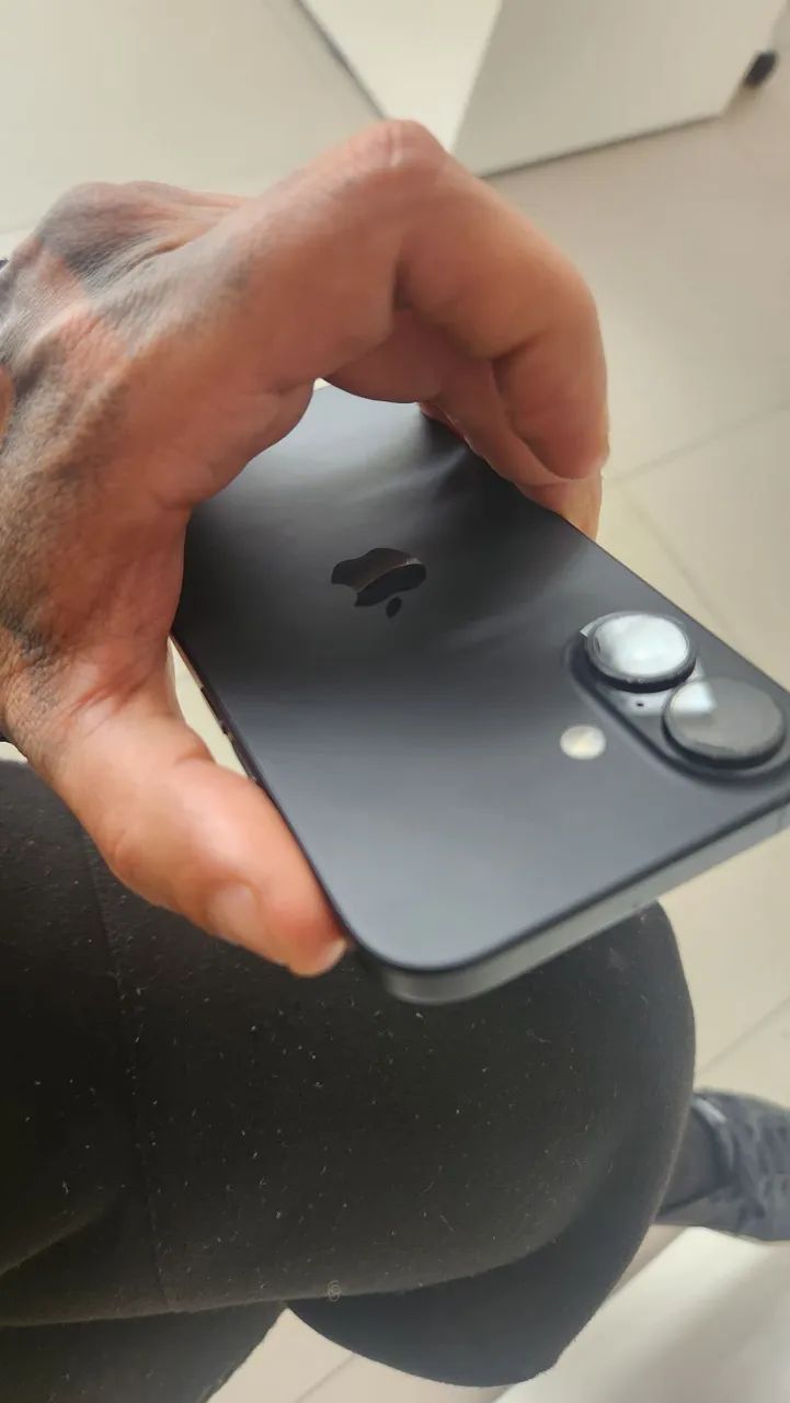 Vendo IPhone 16 preto