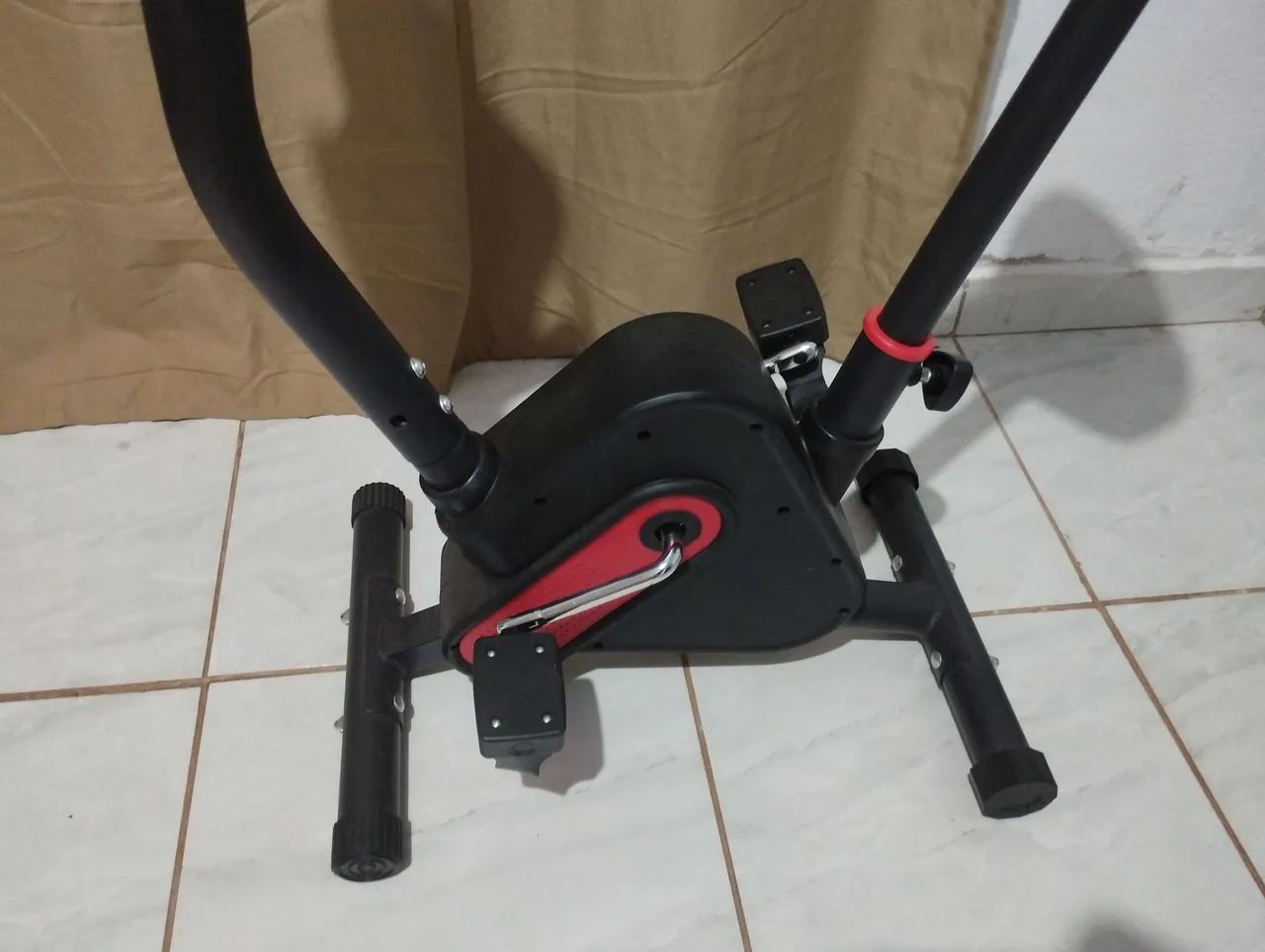 Bicicleta ergométrica  nova  - Foto 4